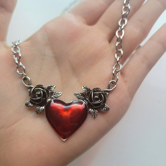 Long Red Heart Necklace With Roses - Picture 2 of 3